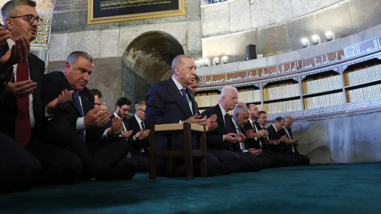 Erdoğan cuma namazını Ayasofya Camii'nde kıldı