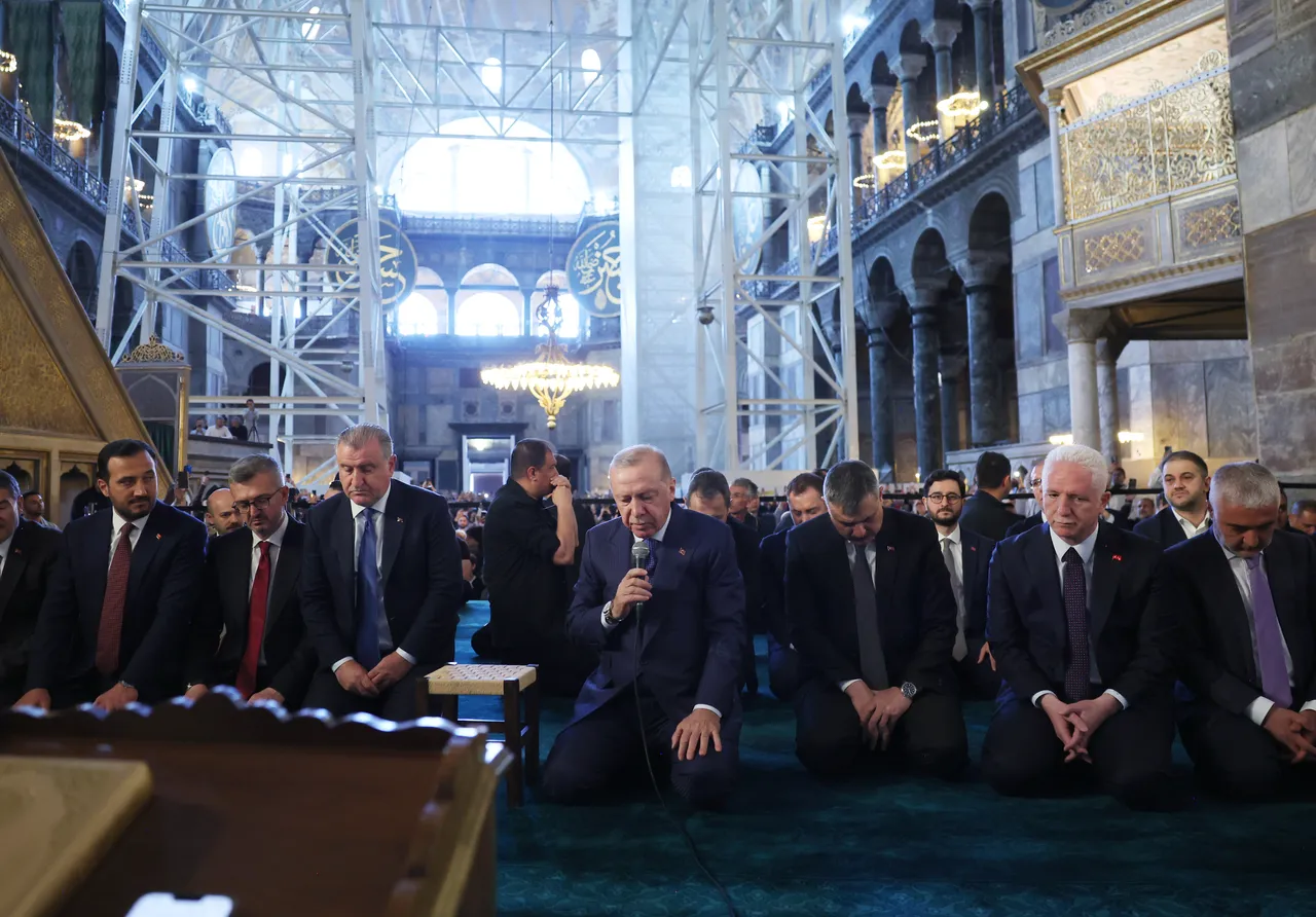 Cumhurbaşkanı Erdoğan cuma namazını Ayasofya Camii'nde kıldı