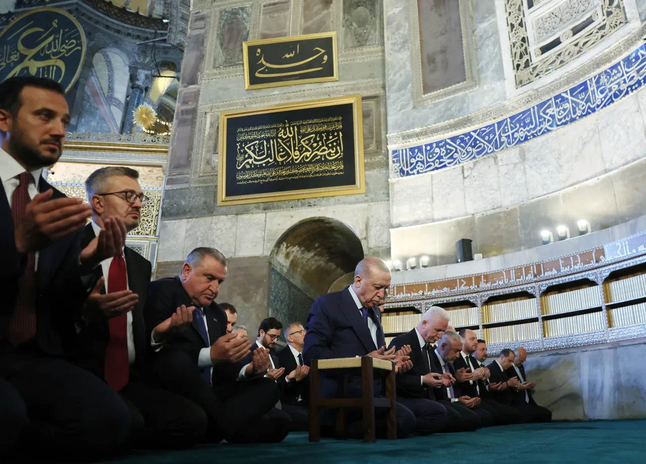 Cumhurbaşkanı Erdoğan cuma namazını Ayasofya Camii'nde kıldı