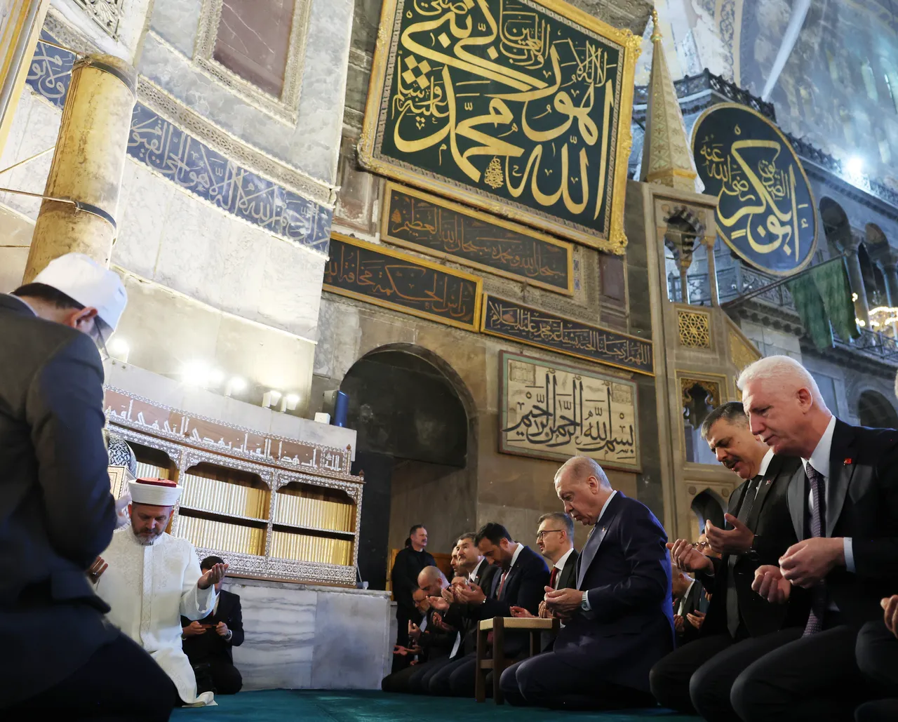 Cumhurbaşkanı Erdoğan cuma namazını Ayasofya Camii'nde kıldı