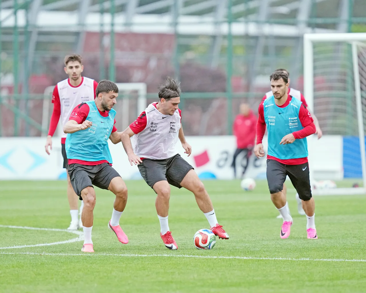 Dünya Kupası öncesinde Montella'yı zor bir seçim bekliyor: Kim gitsin?