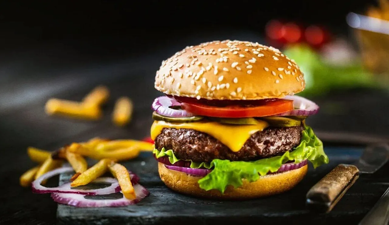 Fast food devi iflas etti! Türkiye'de de şubeleri bulunuyor: Onlarca restoranı satışa çıkardı