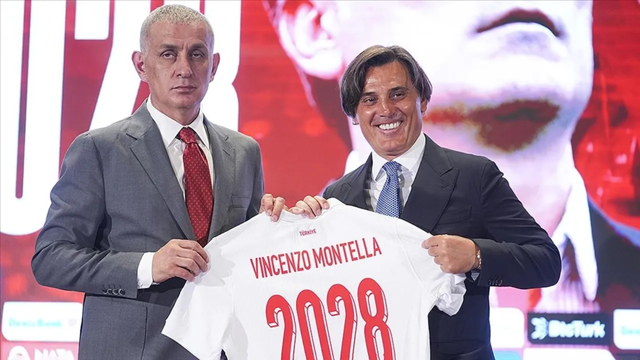 Vincenzo  Montella'nın Eylül 2026'ya kadar süren mukavelesi, Haziaran 2025te Riva'da yapılan imza töreniyle 2028 Avrupa Şampiyonası sonuna kadar uzatılmıştı.