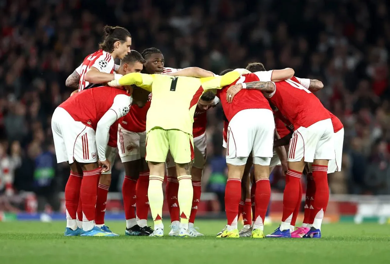 Arsenal, bu sezon Premier Lig'i zirvede tamamlayarak, 22 yıl aradan sonra ligde şampiyonluk sevinci yaşadı.