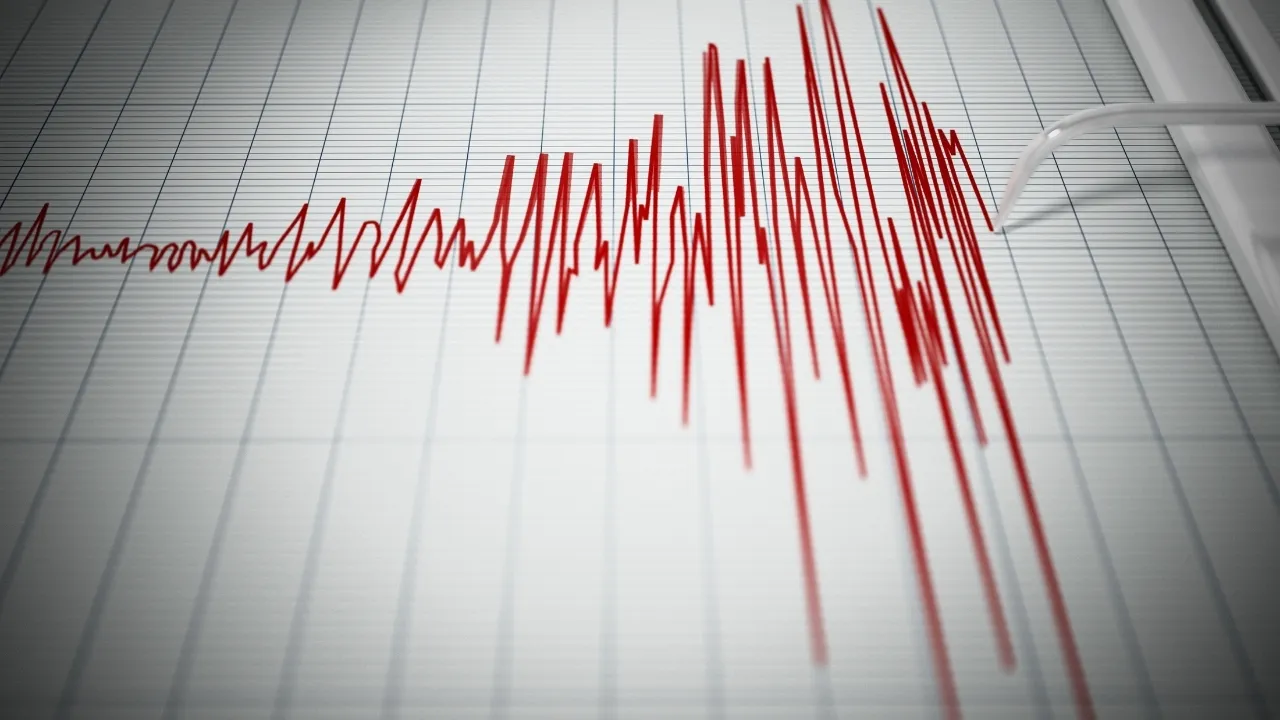Van Gölü'nde korkutan deprem! AFAD ilk verileri paylaştı