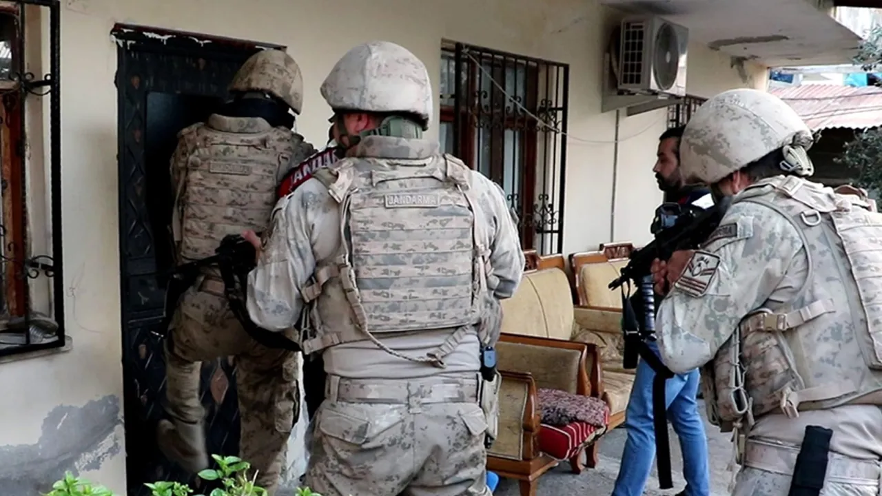 Adana'da suç örgütü operasyonu: Gözaltılar var
