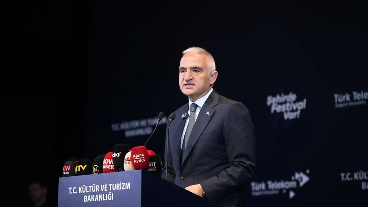 Bakan Ersoy'dan açıklama! Kurban Bayramı tatili 9 gün olacak mı, bayram tatili birleşecek mi?