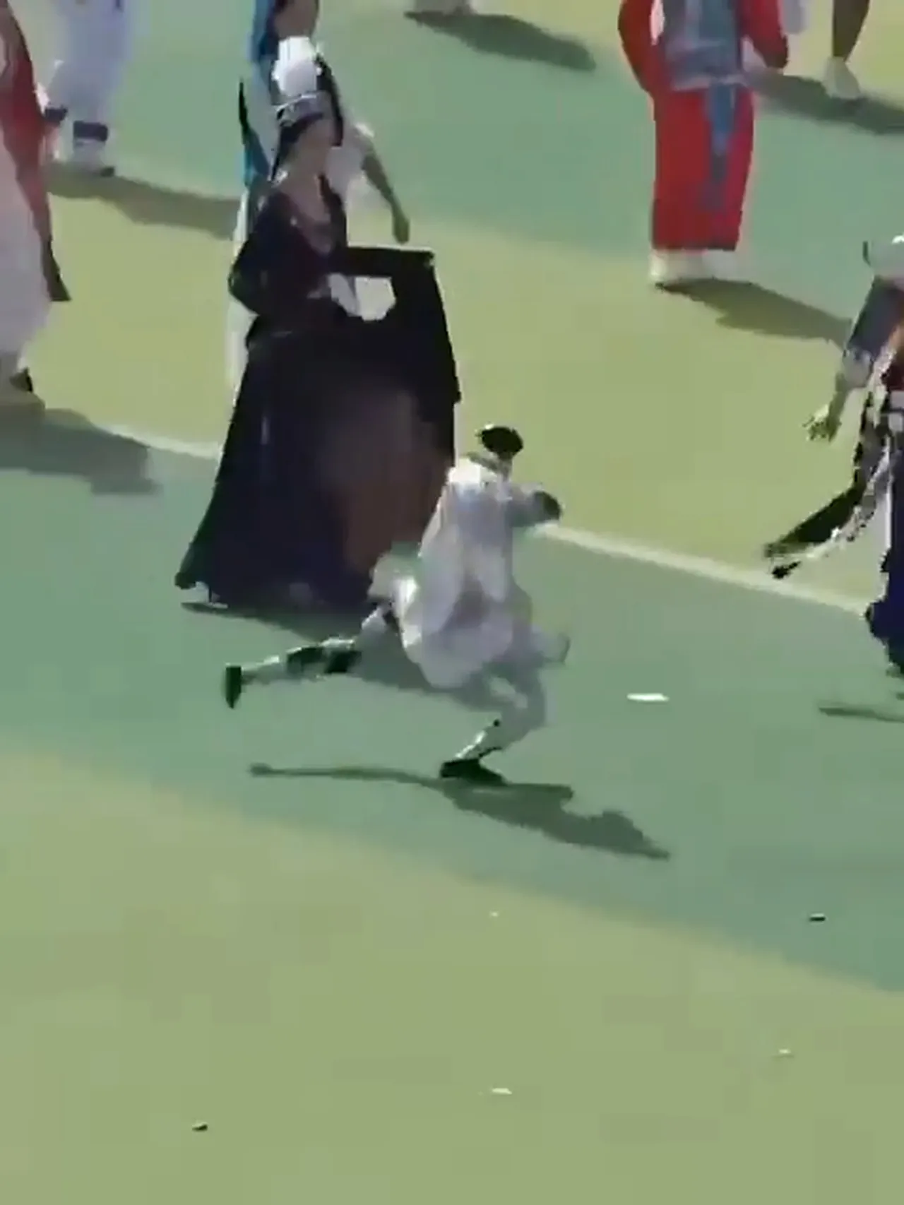 Çinli robot festivali birbirine kattı! Katılımcılar kaçacak yer bulamadı