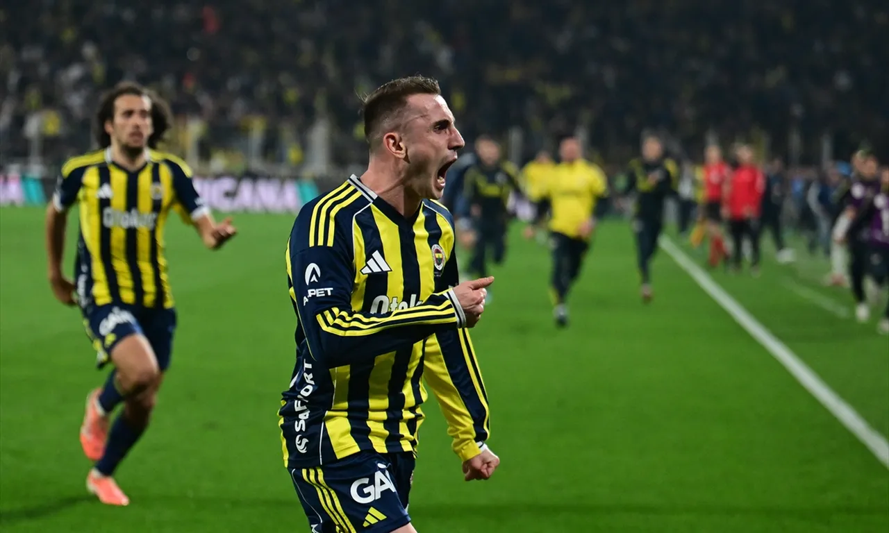 Fenerbahçe şampiyon olabilir mi? Fenerbahçe'nin şampiyon olma ihtimalinde puan farkı 4'e düştü!