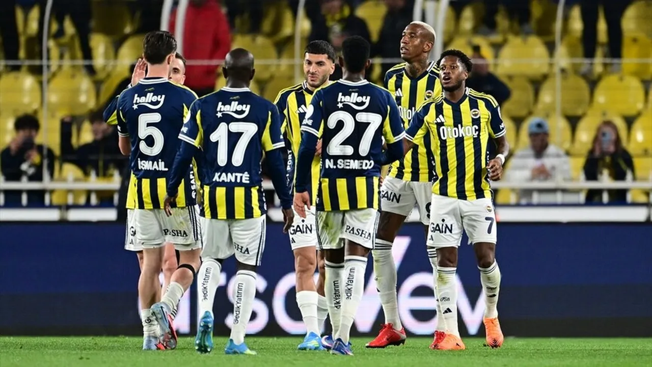 Fenerbahçe şampiyon olabilir mi? Fenerbahçenin şampiyon olma ihtimalinde puan farkı 4e düştü!