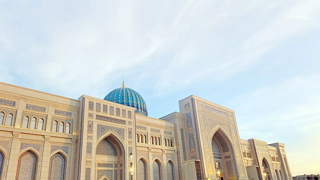 Taşkent’te inşa edilen İslam Medeniyeti Merkezi, Guinness Dünya Rekorları tarafından “dünyanın en  büyük İslam medeniyeti müzesi” olarak tescil edildi.