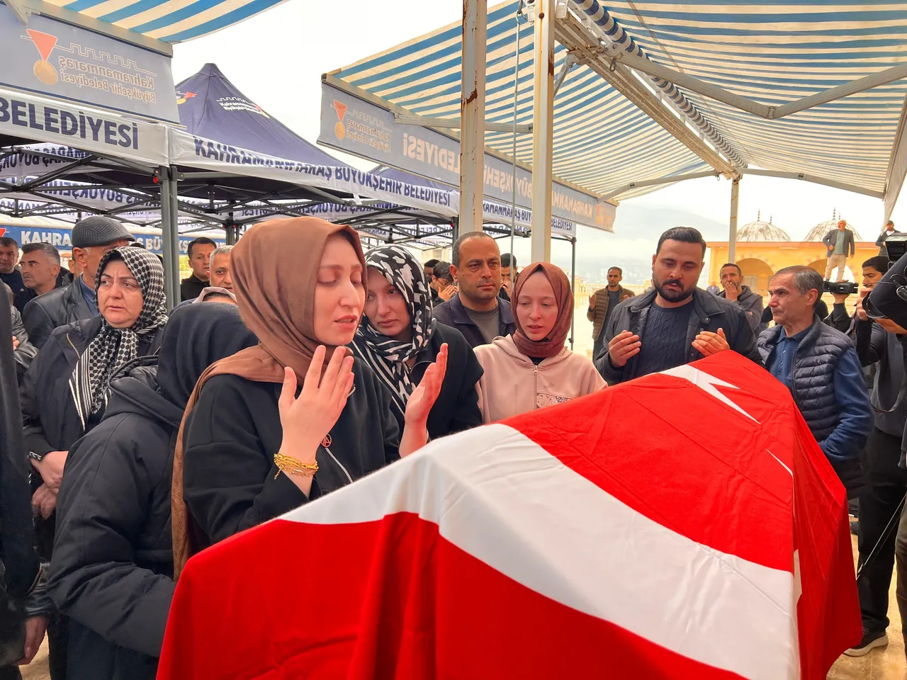 Kahramanmaraş’taki saldırıda vurulmuştu! Almina Ağaoğlu’nun annesi yürek sızlattı: Peygamber Efendimize komşu oldun annem