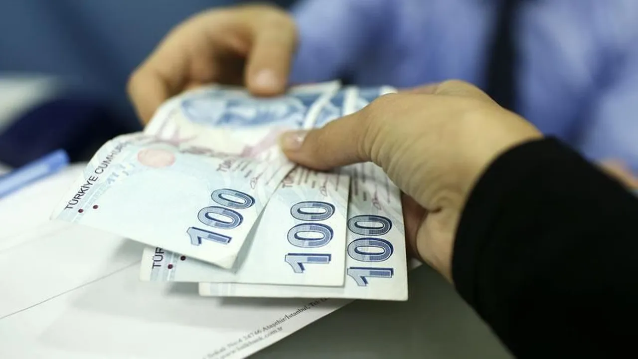 Kurban Bayramı ikramiyesi ne zaman yatacak, emekli ikramiyesine zam yapılacak mı? Vedat Işıkhan'dan açıklama!