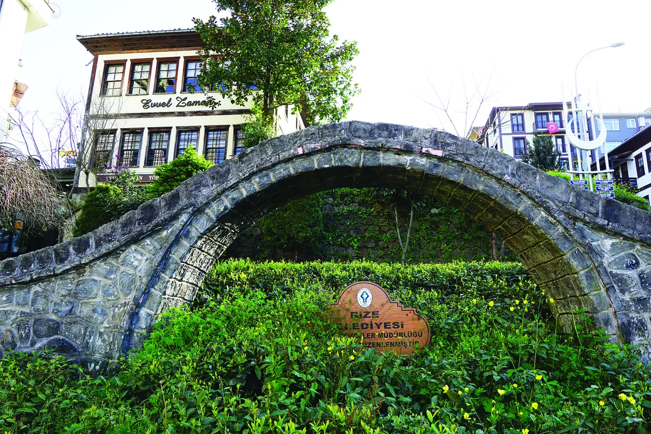 Sadece mavi ve yeşille resmi yapılabilen şehir: Rize