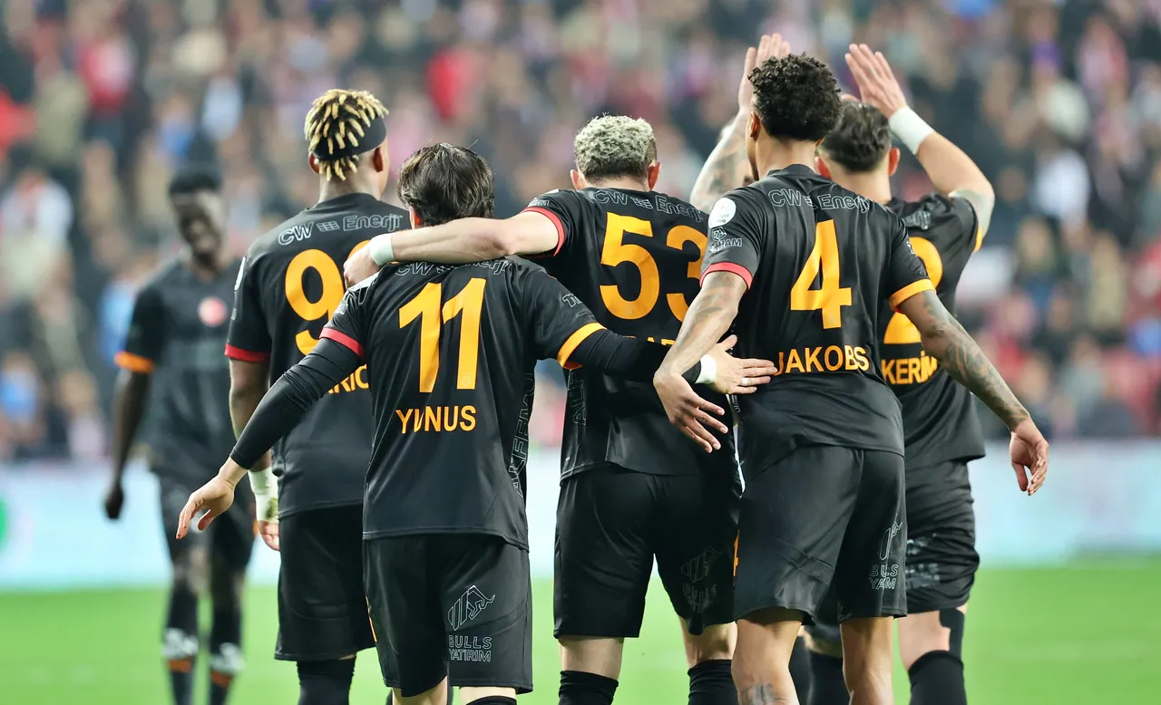 Usta yazarlar, Galatasarayın ağır yenilgisini yazdı: Hoca ne düşünüyorsa yanlış