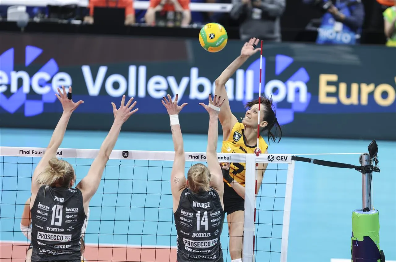 Vakıfbank-Eczacıbaşı voleybol maçı ne zaman, hangi kanalda? CEV Şampiyonlar Ligi finali şifresiz canlı yayınlanacak!