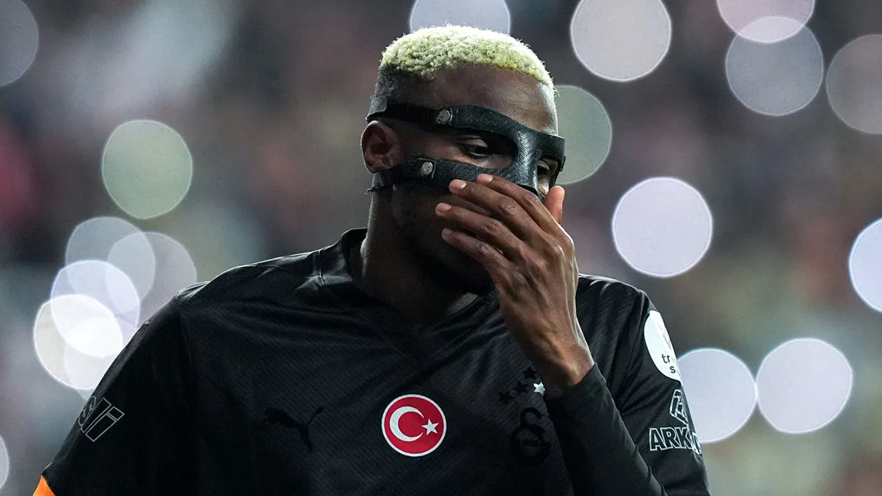 Victor Osimhen, Fenerbahçe'yi hatırlatıp özür diledi