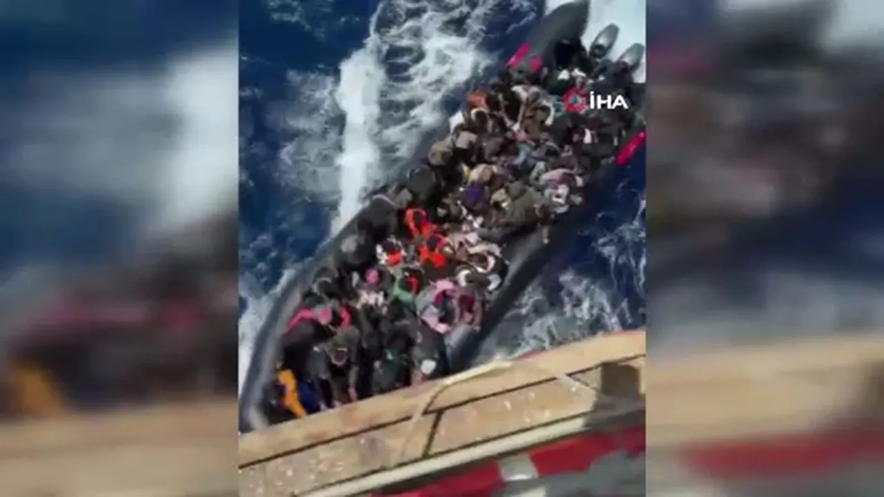 Akdenizde can pazarı! Türk gemisi, ölümle burun buruna gelen 100den fazla göçmeni kurtardı