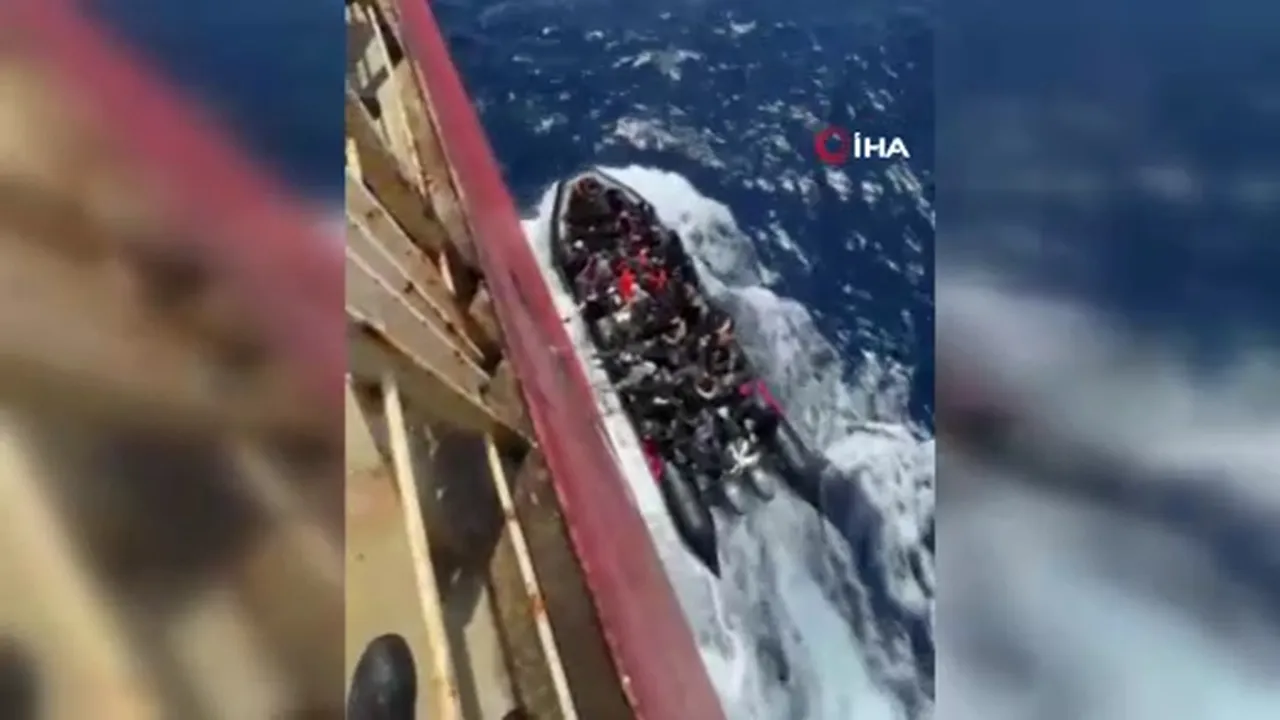 Akdenizde can pazarı! Türk gemisi, ölümle burun buruna gelen 100den fazla göçmeni kurtardı