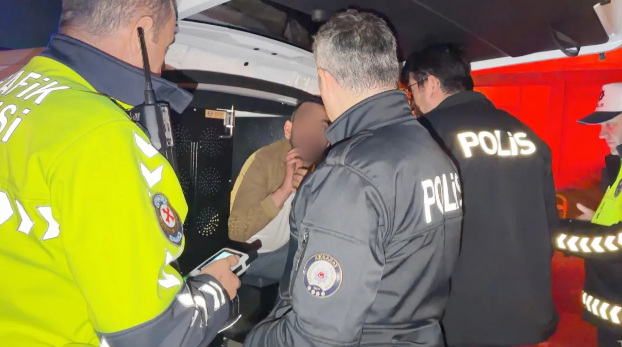 Alkollü sürücü kaza yaptı! Gözaltına alınırken hep aynı cümleyi tekrarladı