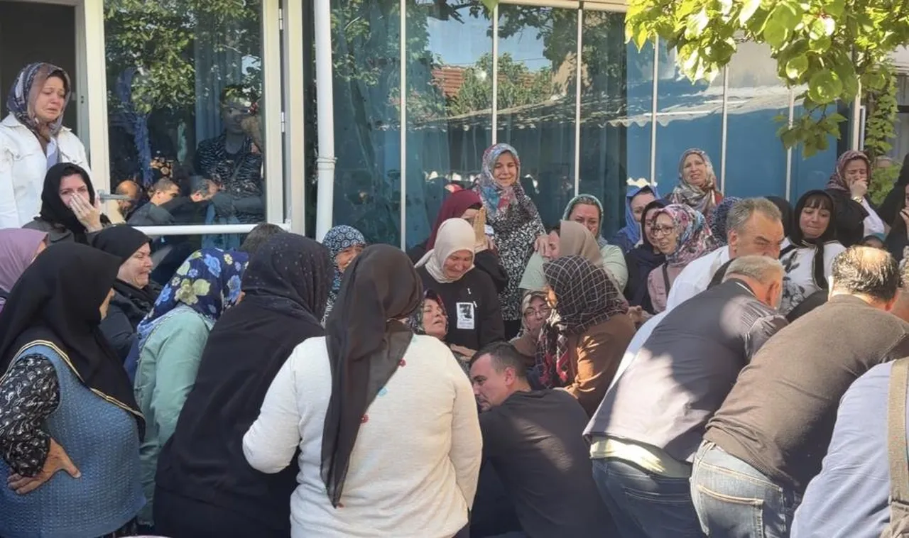Bayrama gittiği köyünce can verdi! Ünlü yazar gözyaşları ile defnedilirken, olayın aslı belli oldu