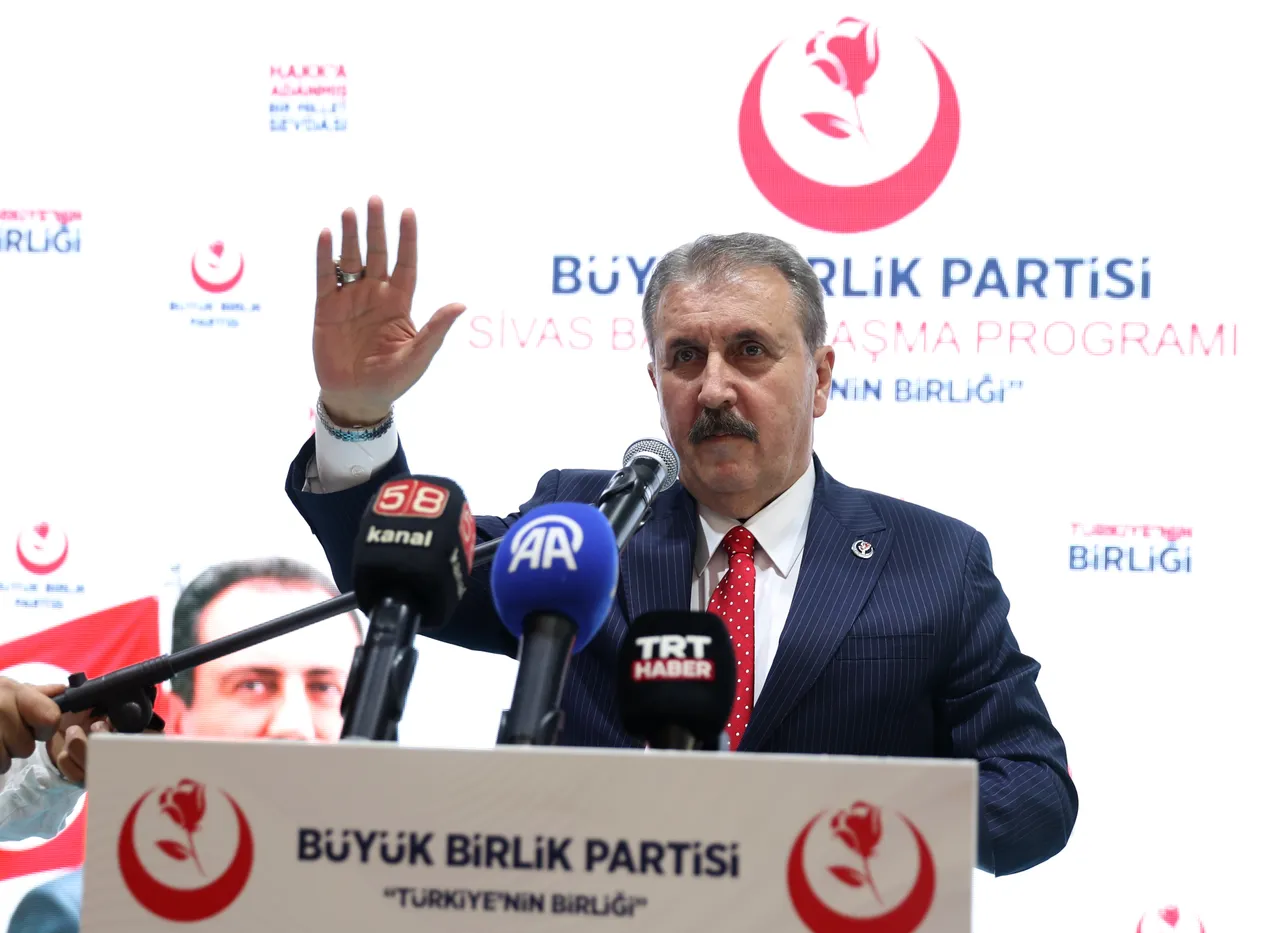 Destici'den CHP'ye gönderme: BBP'nin 33 yıllık geçmişinde yolsuzluk yok, vatanseverlik var