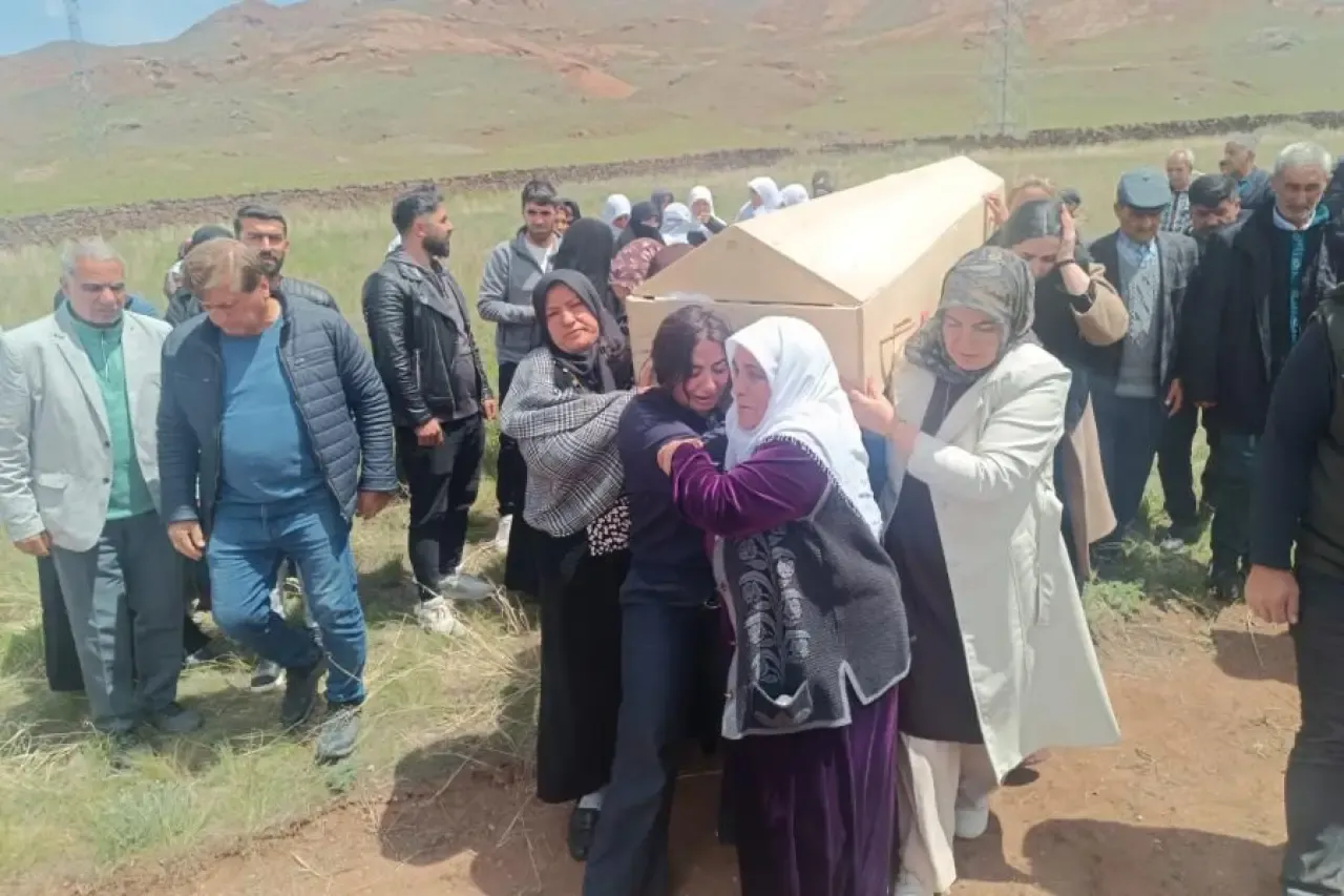 Tabutu kadınlar tarafından taşınmıştı