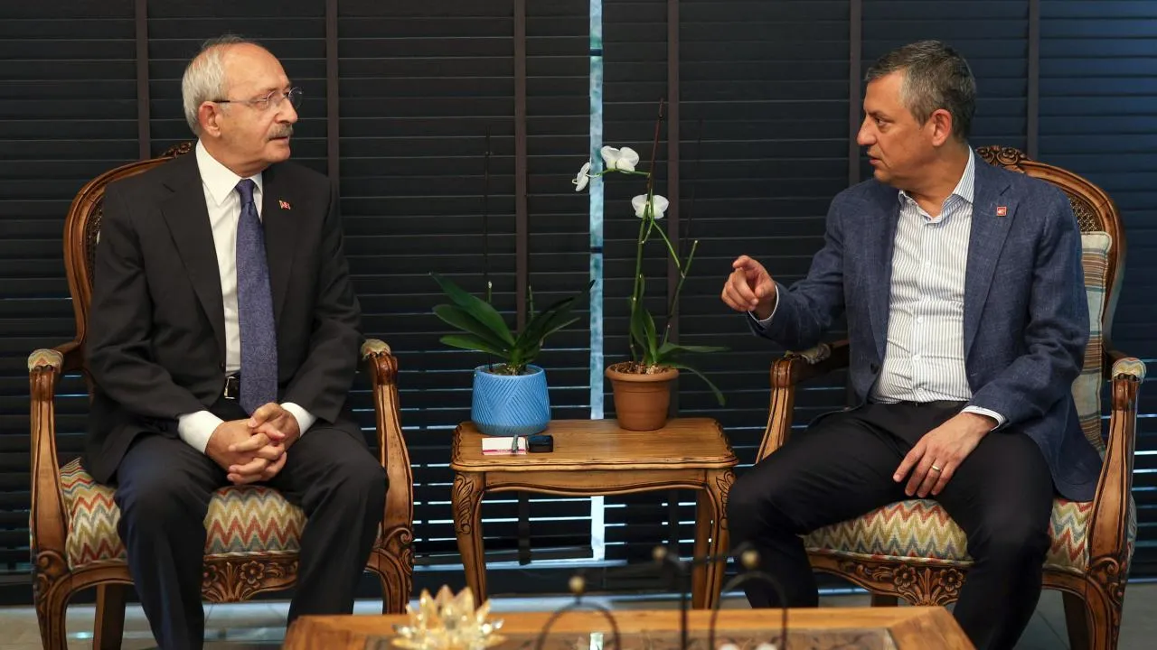Kriz sosyale taşındı! CHP, dijital alanda da ayrıştı