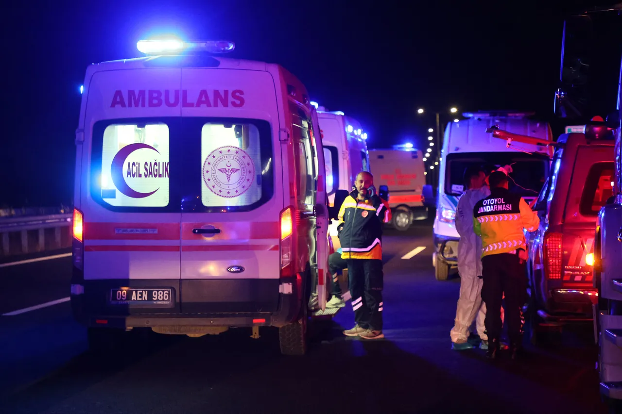 Denizli'de feci kaza! Bariyere çarpıp yanan otobüste 1'i bebek 8 kişi can verdi