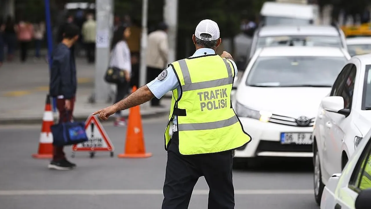 İstanbul Valiliği duyurdu! Beyoğlu ve Şişli’de bazı yollar trafiğe kapatıldı! İşte alternatif güzergahlar