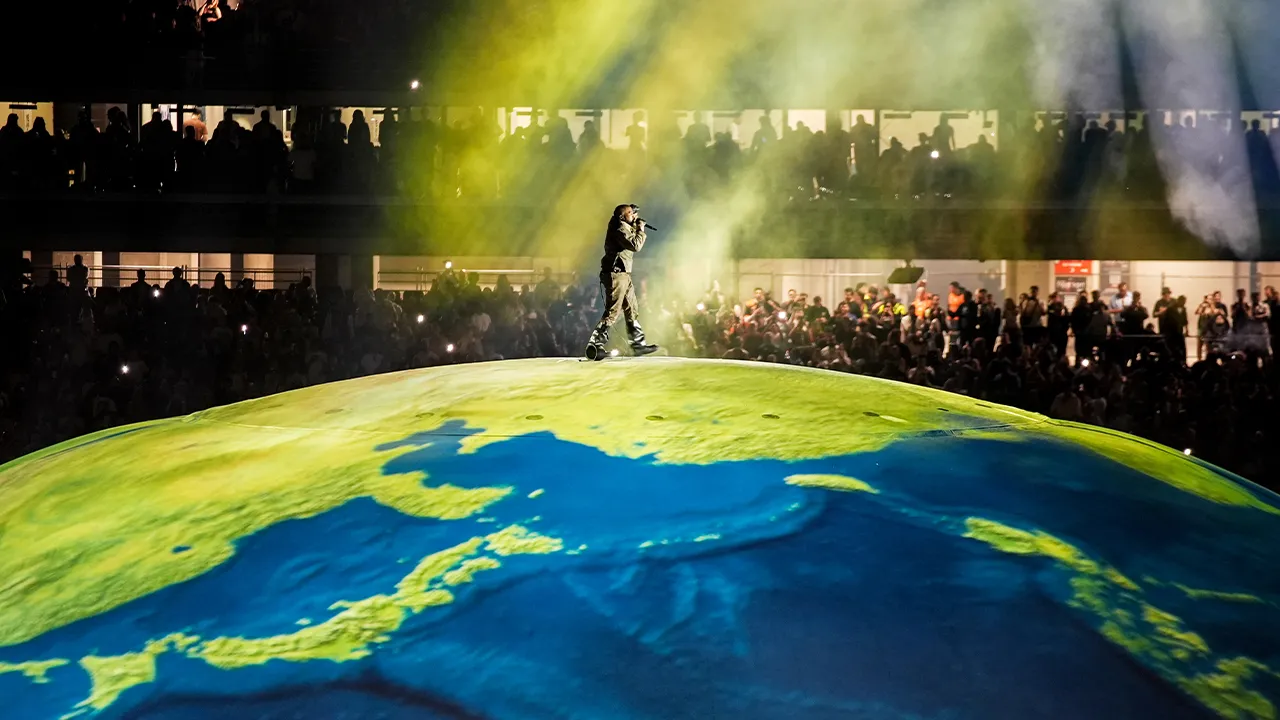 Ünlüler akın etti, stadyumlar doldu taştı: Andrea Bocelli ve Kanye West İstanbul'u salladı!