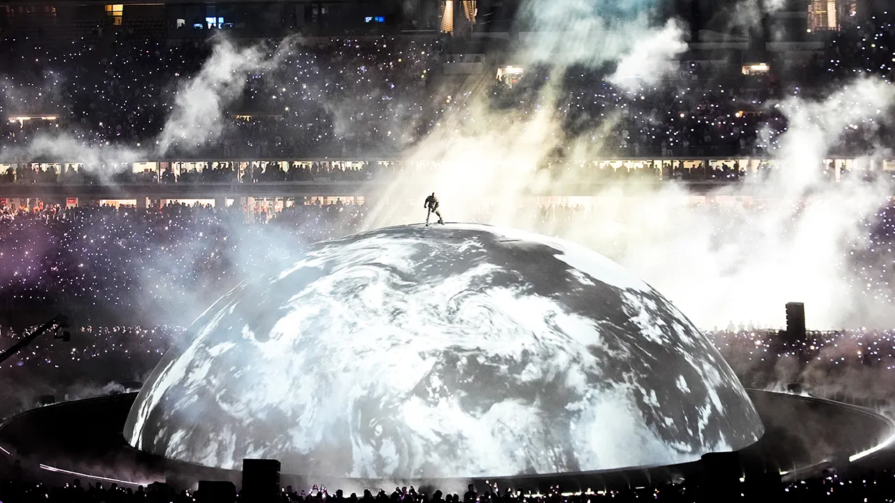 Ünlüler akın etti, stadyumlar doldu taştı: Andrea Bocelli ve Kanye West İstanbul'u salladı!