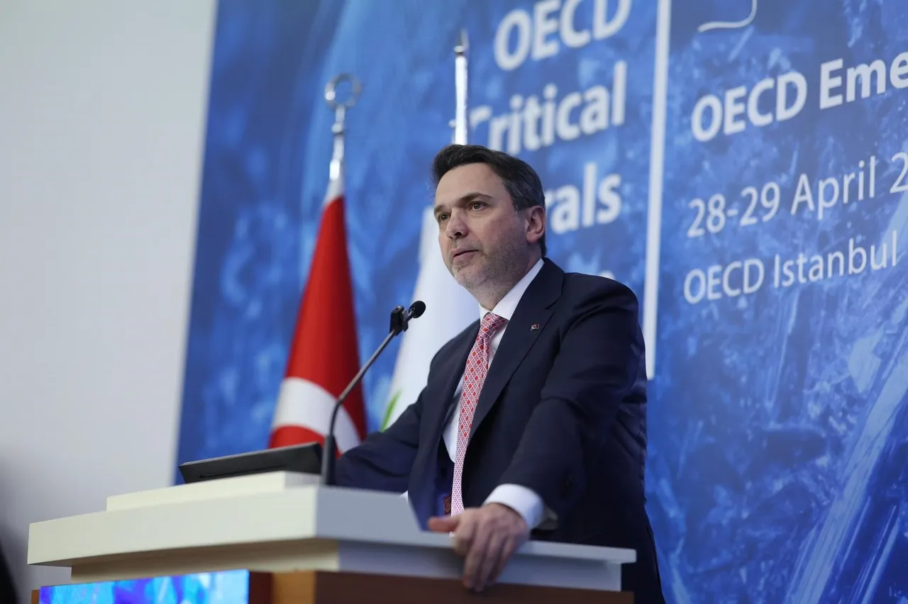 Bakan Bayraktar maden tartışmasına cevap verdi: Zengin ülkeyiz ama ithalat yapıyoruz
