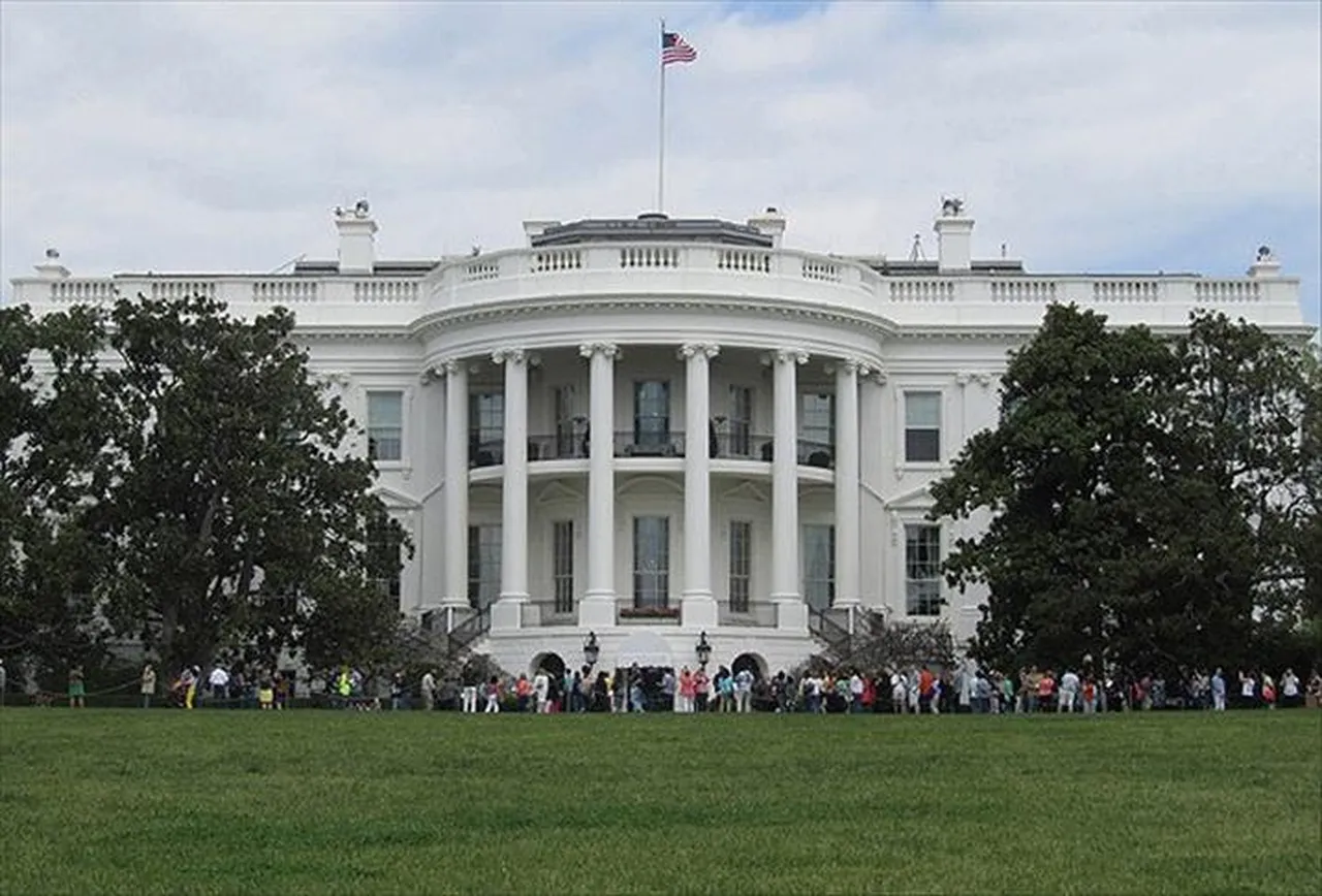 Beyaz Saray çevresinde silah sesleri! Trump'ın konuşması öncesi bir kişi vuruldu