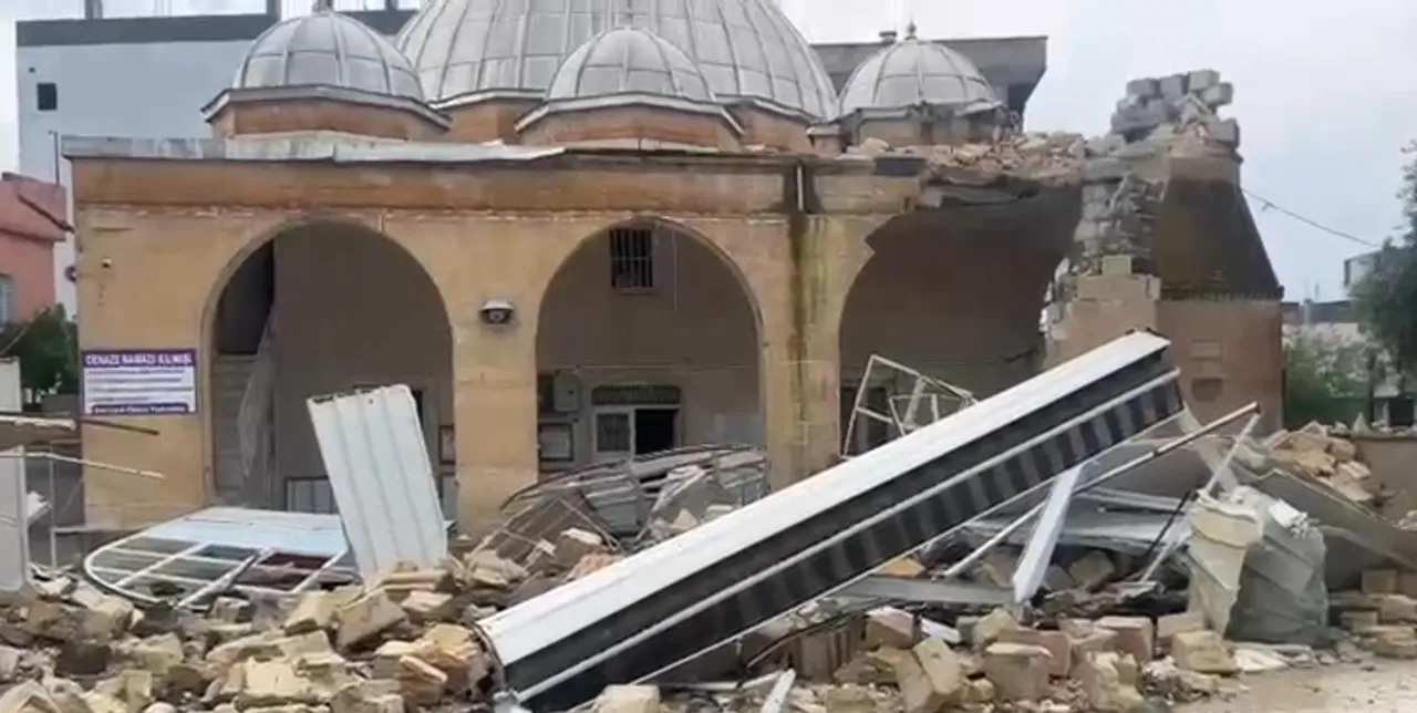 Fırtına, sağanak, dolu, hortum…4’ü birden vurdu! Şanlıurfa’da korkutan görüntü, evler savaş alanına döndü
