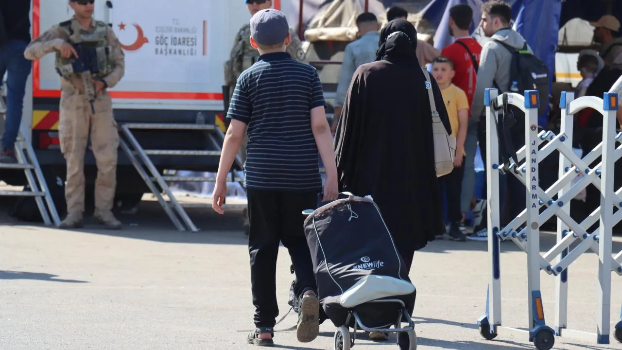İçişleri Bakanlığı, iddialara cevap verdi: Türkiye'de bulunan Suriyeli sayısı açıklandı
