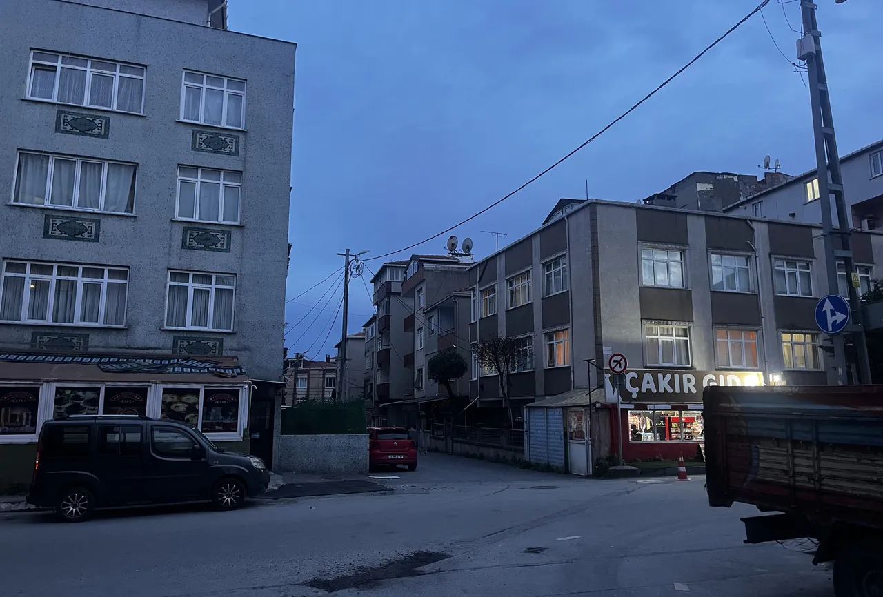 İstanbul'da maskeli saldırgan dehşet saçtı! 3 kişi kurşuna dizildi