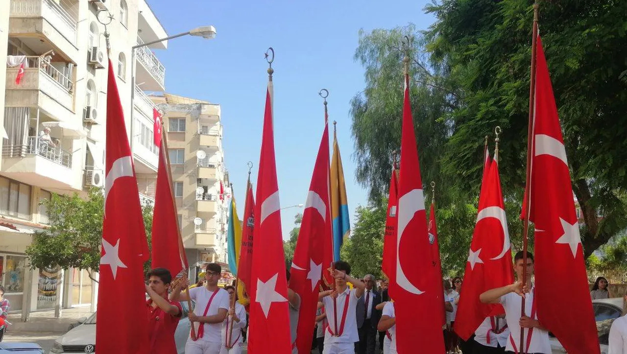 18 Mayıs tatil mi, yarım gün mü? 19 Mayıs resmi tatili öncesi gündemde!