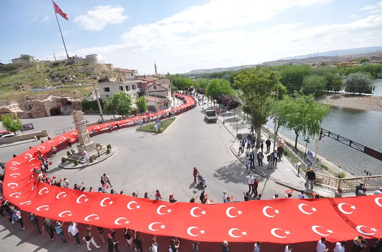 18 Mayıs tatil mi, yarım gün mü? 19 Mayıs resmi tatili öncesi gündemde!