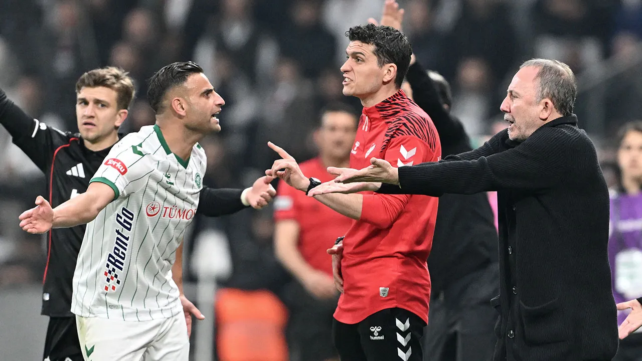 Beşiktaş'ta istifa depremi: Tur gitti, isyan çıktı!