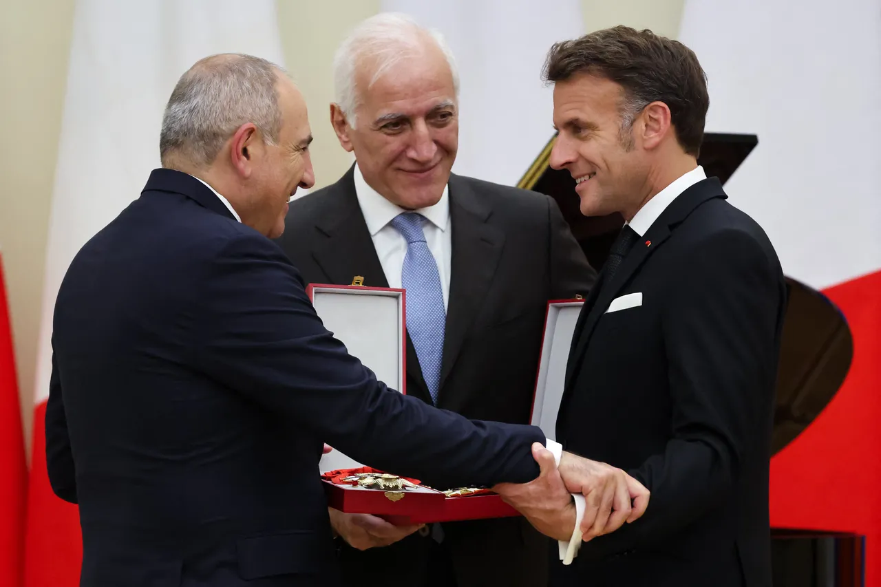 Erivan’daki zirveye damga vuran anlar! Paşinyan çaldı, Macron söyledi