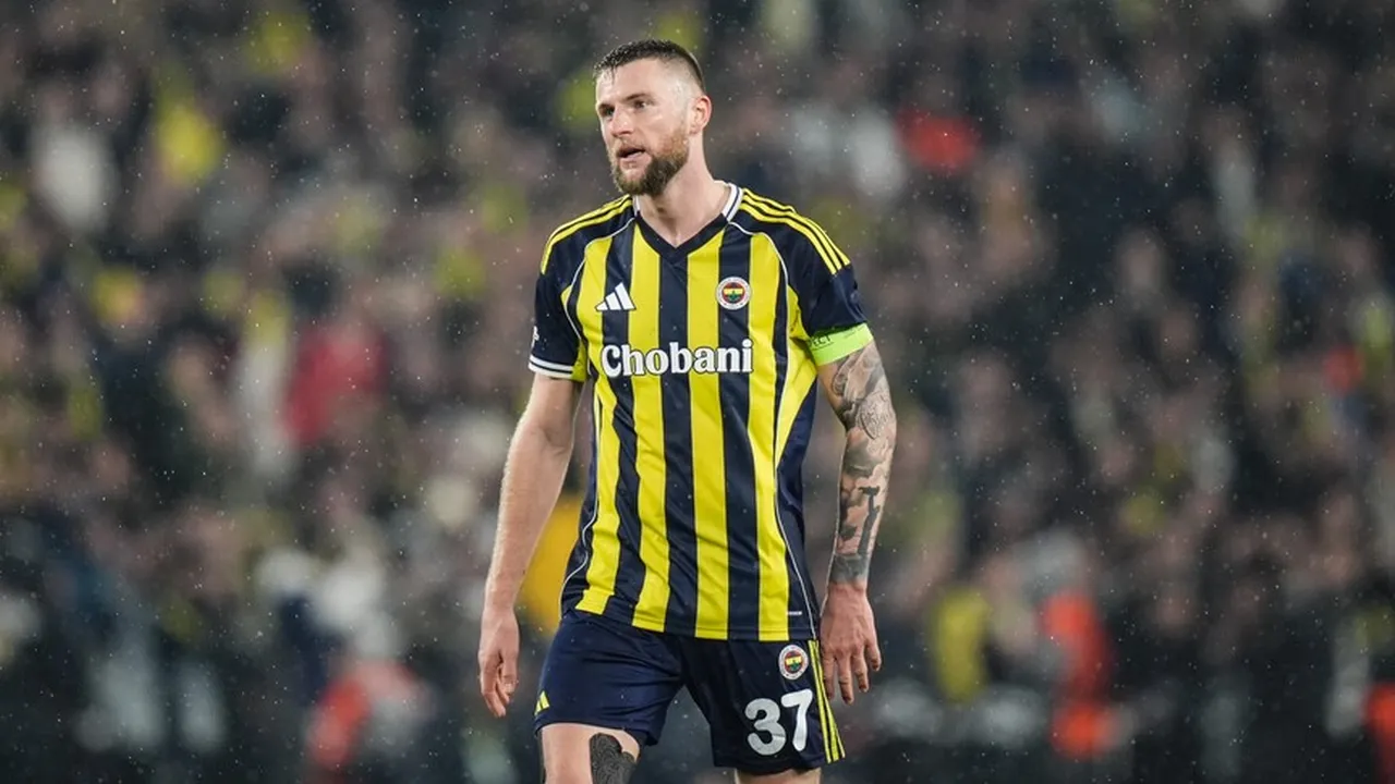 Milan Skriniar, Fenerbahçe'de takım kaptanlığı yapıyor.