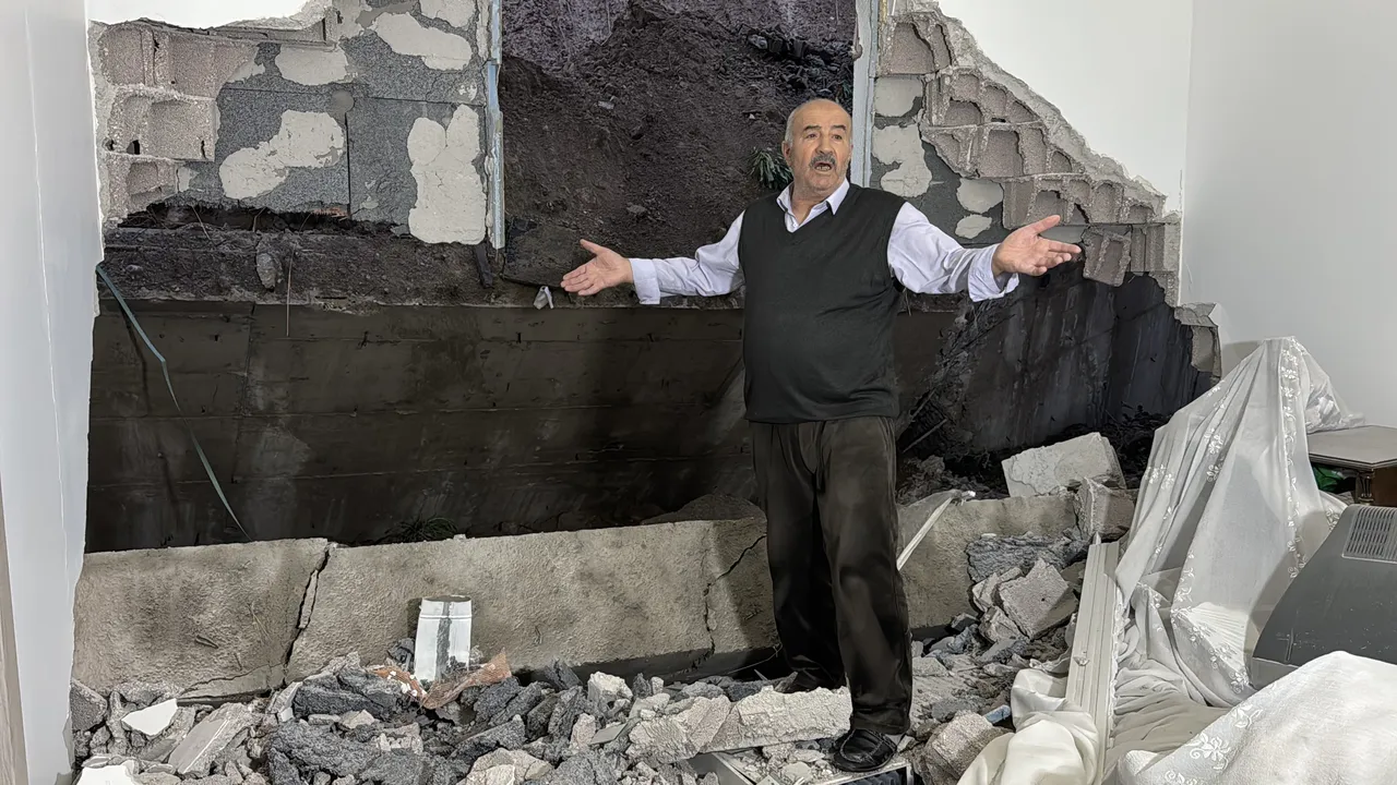 Gece neye uğradıklarını şaşırdılar! 'Bina üzerimize yıkıldı sandım'