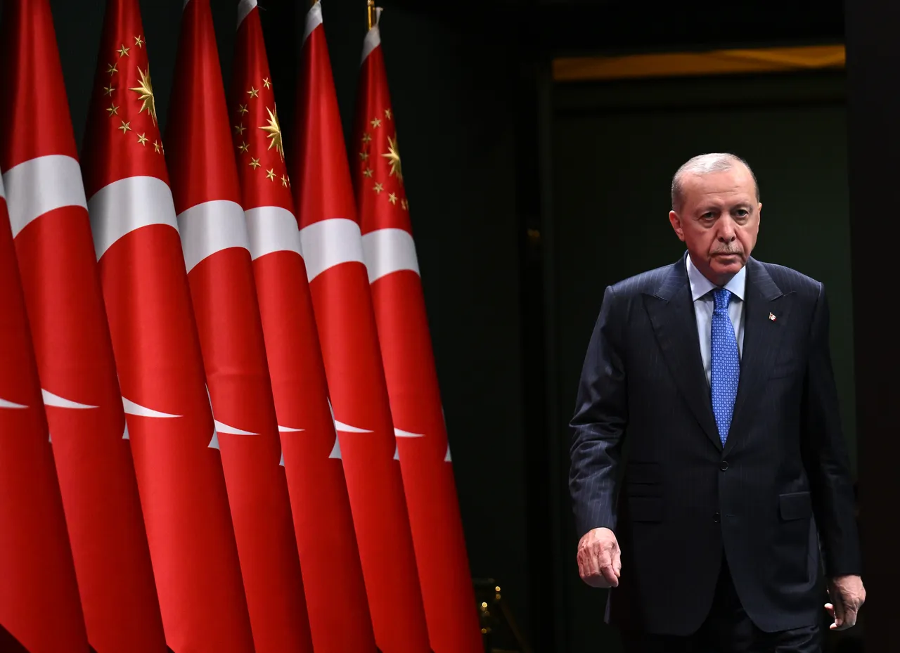 Rakiplerine fark attı! Halkın en güvendiği lider yine Erdoğan