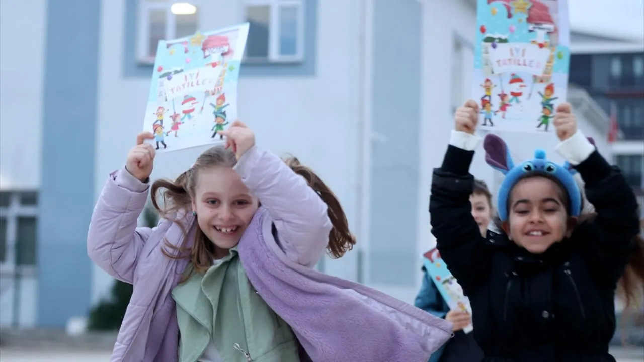 Karne günü ne zaman, okullar ne zaman kapanacak? 2026 yaz tatili için geri sayım başladı