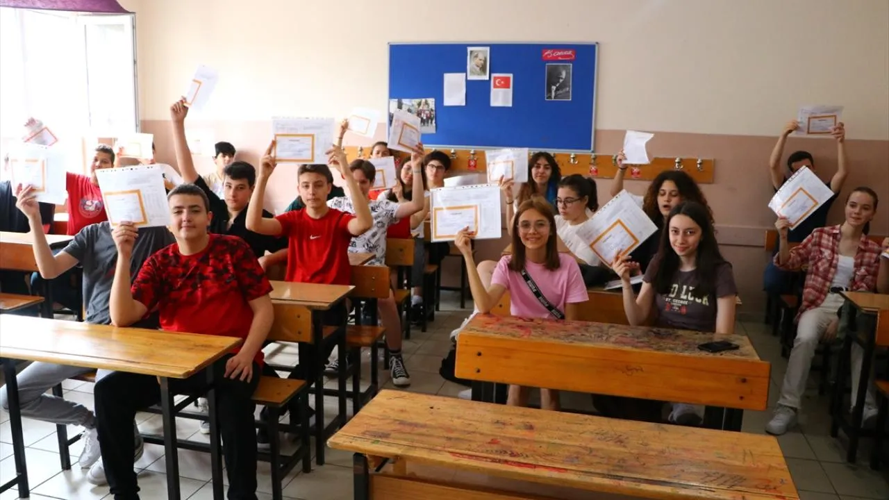 Karne günü ne zaman, okullar ne zaman kapanacak? 2026 yaz tatili için geri sayım başladı
