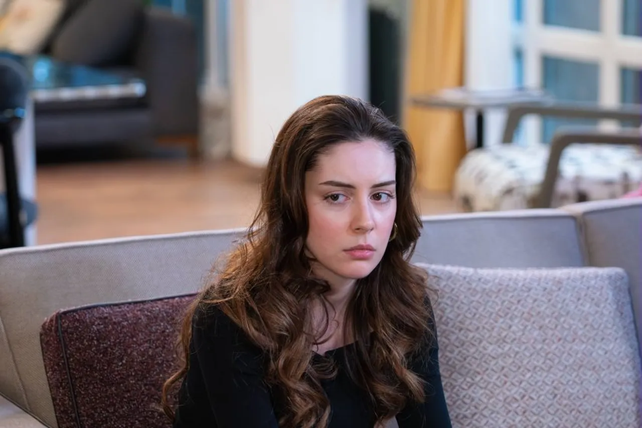 Kızılcık Şerbetinde yeni Çimen kim olacak? Selin Türkmen kadrodan ayrılıyor