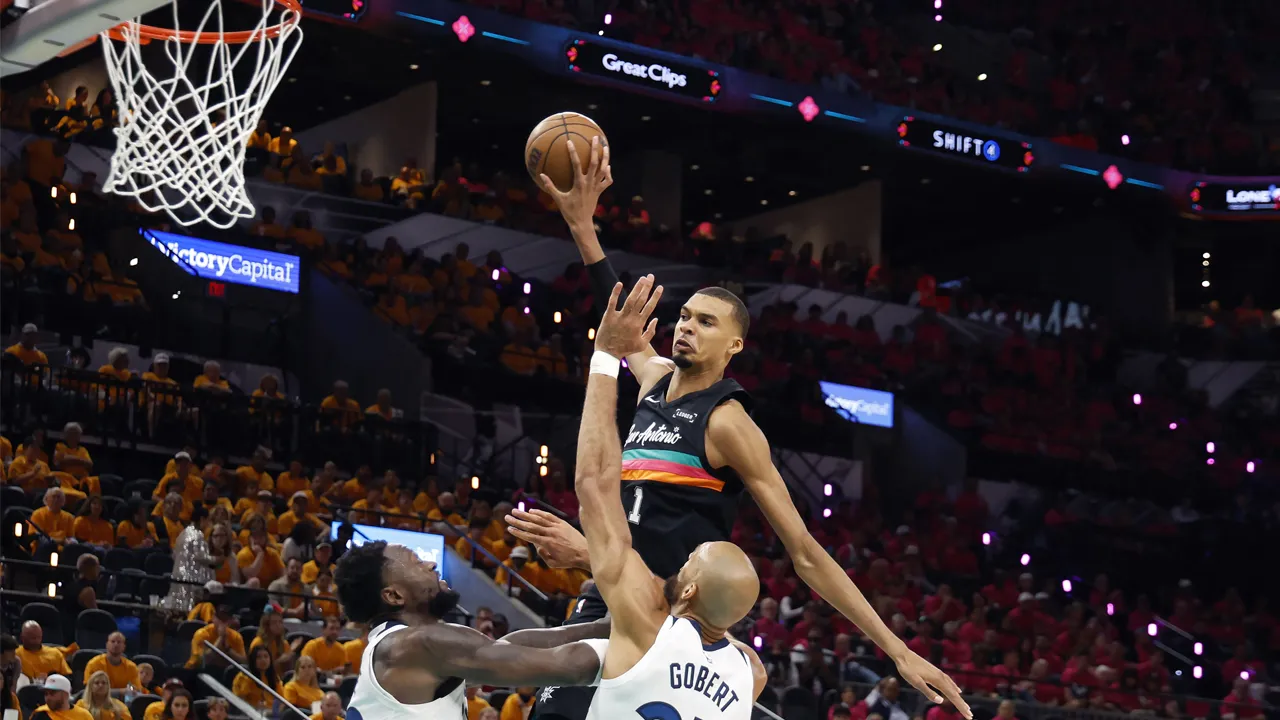 NBA'de tarihe geçen maç: Wembanyama'nın 3 farklı rekoru galibiyete yetmedi