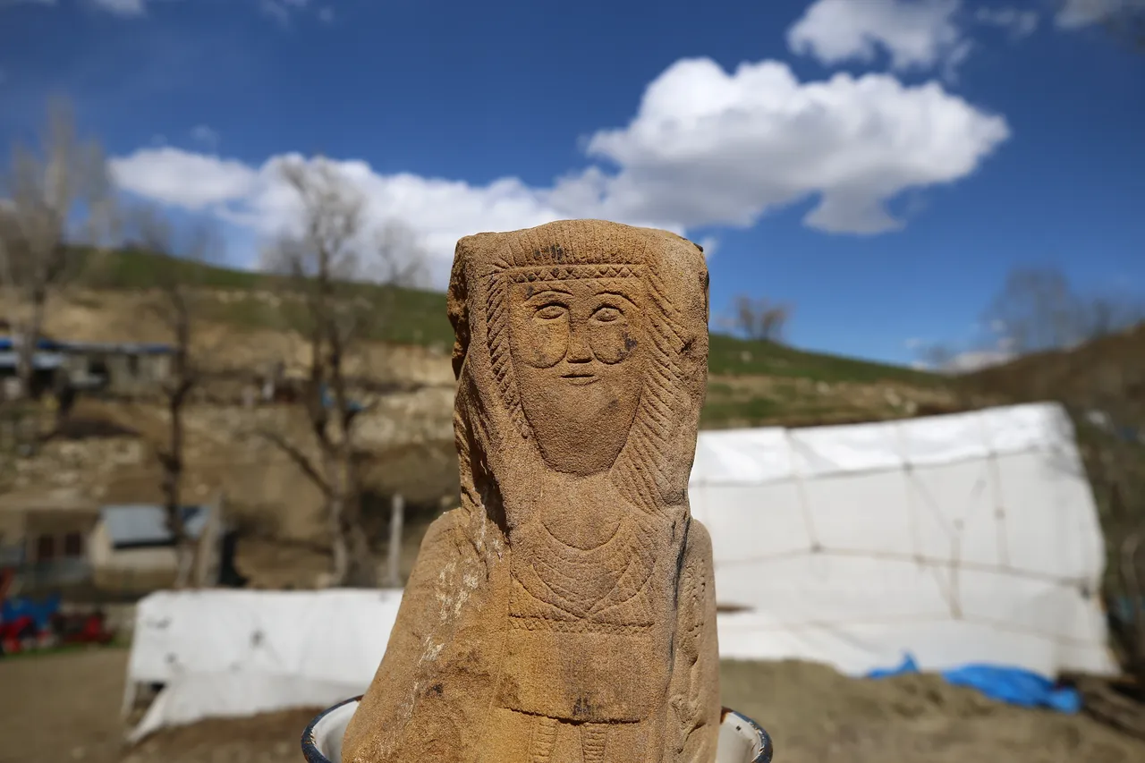 41 yıllık eşinden ilk kez ayrı kaldı, eve dönen kadın şoka girdi! ‘Kendini taşlara vurmuş’