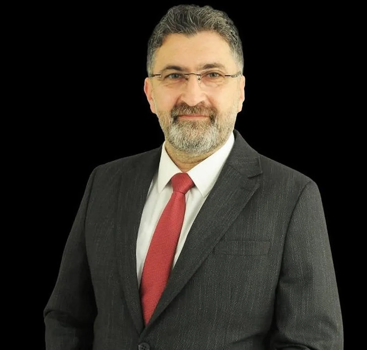 AK Parti'ye geçen belediye başkanından CHP'lilere tepki: İşte bu yüzden barınamadım, iyi ki geçmişim